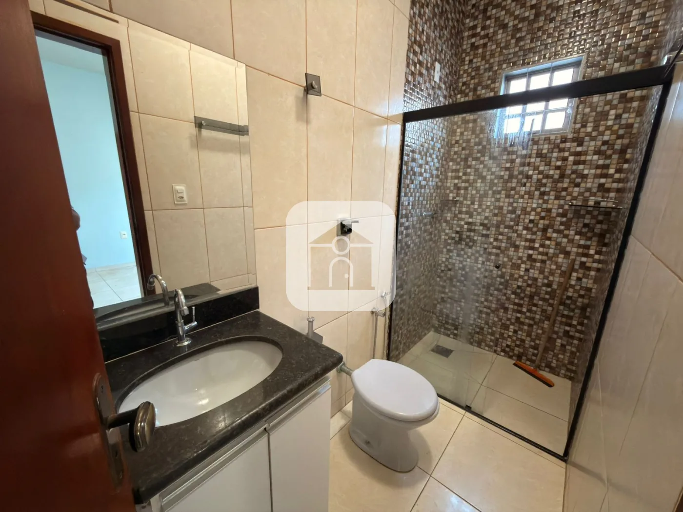 Alugar Casa / Padr&atilde;o em Uberl&acirc;ndia R$ 2.200,00 - Foto 18