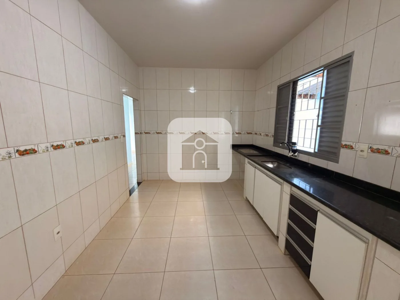 Alugar Casa / Padr&atilde;o em Uberl&acirc;ndia R$ 2.200,00 - Foto 8
