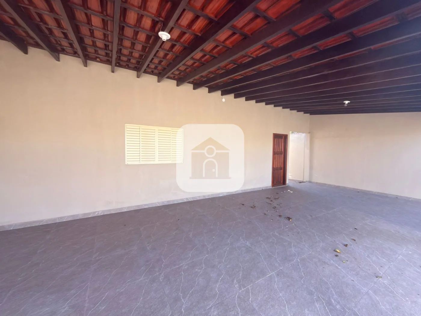 Alugar Casa / Padr&atilde;o em Uberl&acirc;ndia R$ 2.200,00 - Foto 1