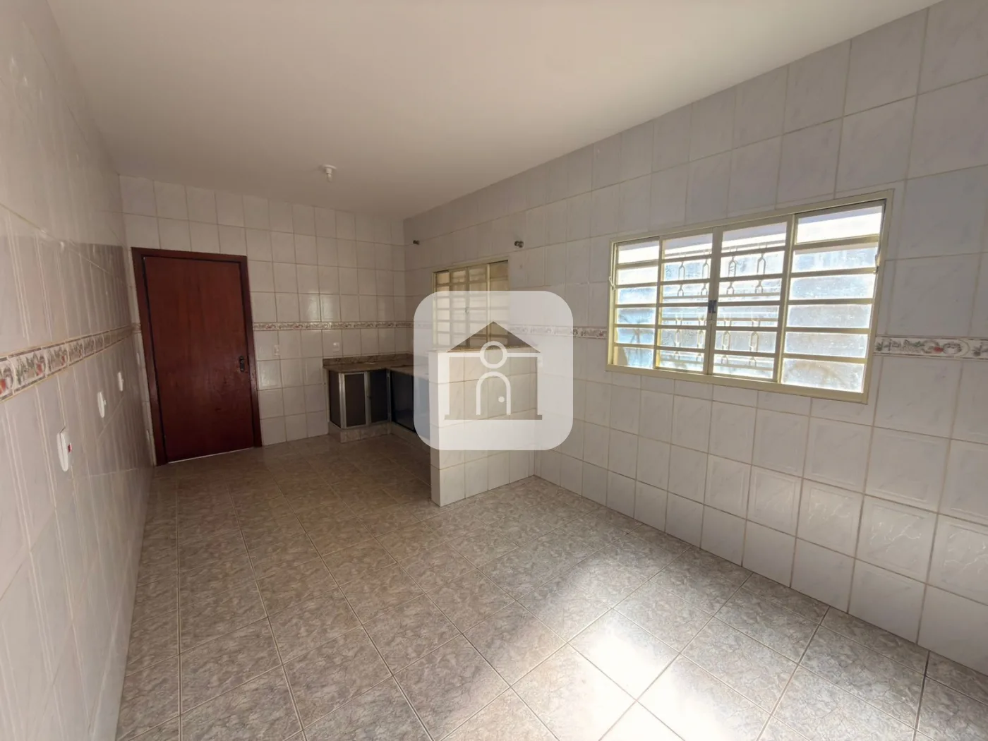 Alugar Casa / Padr&atilde;o em Uberl&acirc;ndia R$ 2.200,00 - Foto 4