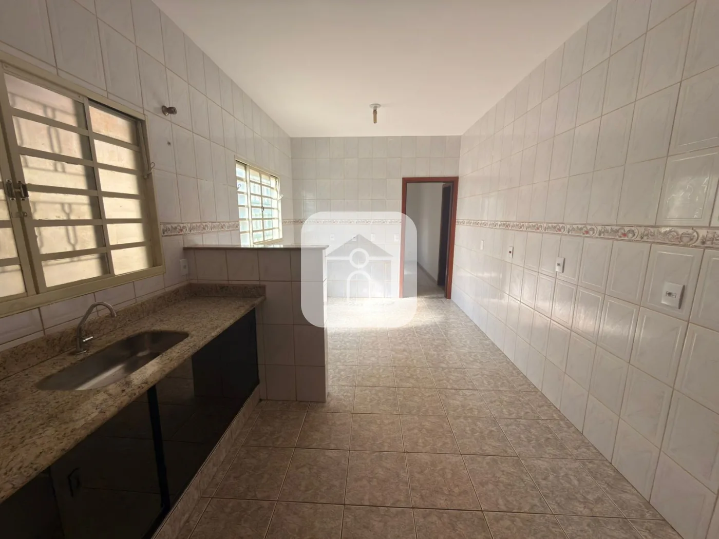 Alugar Casa / Padr&atilde;o em Uberl&acirc;ndia R$ 2.200,00 - Foto 6