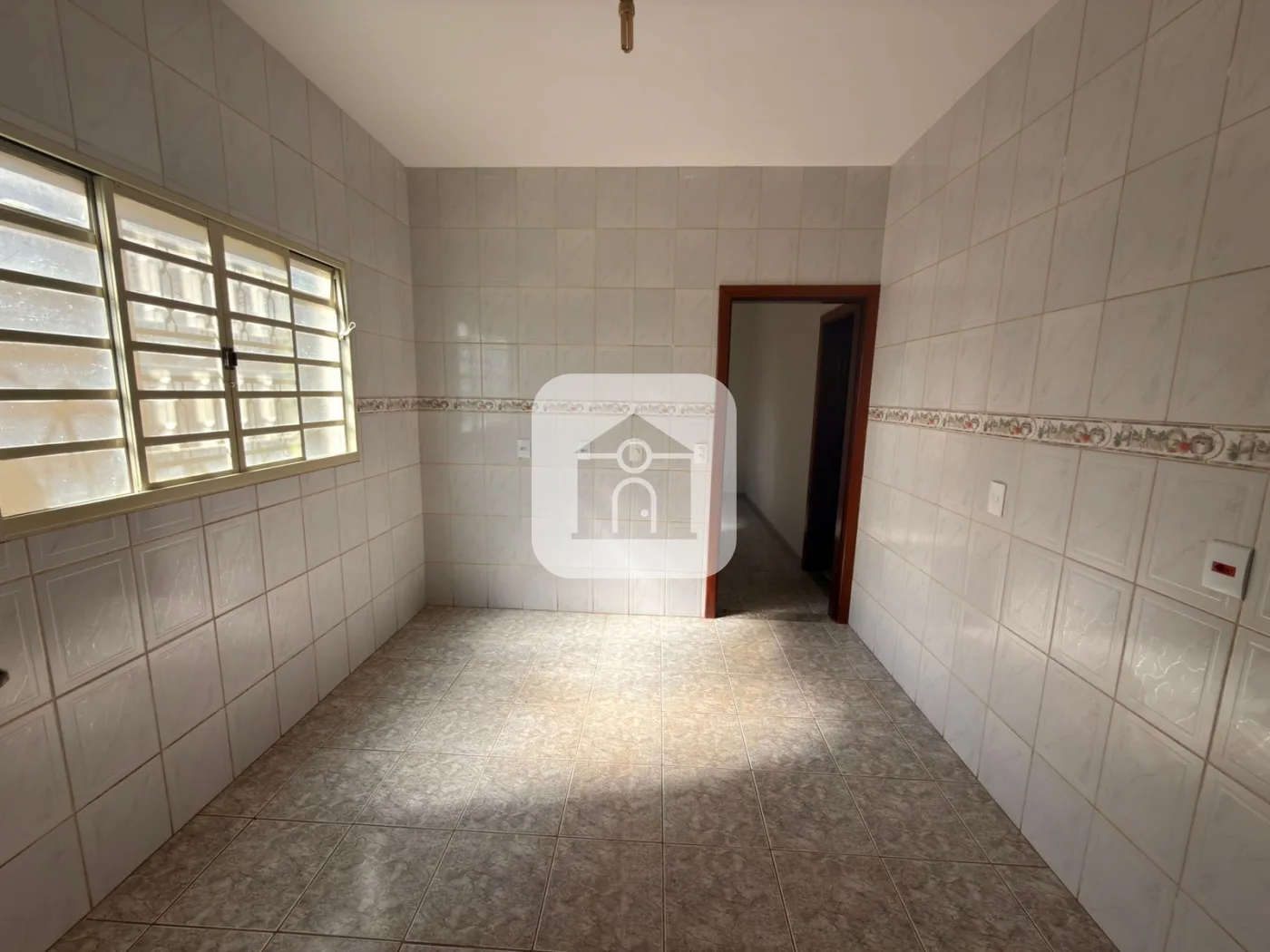 Alugar Casa / Padr&atilde;o em Uberl&acirc;ndia R$ 2.200,00 - Foto 5