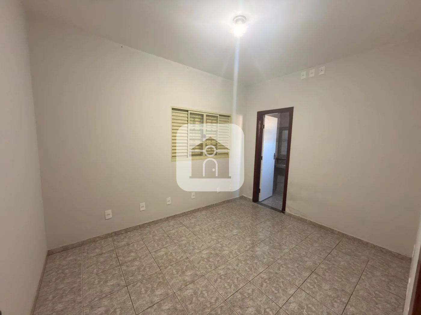 Alugar Casa / Padr&atilde;o em Uberl&acirc;ndia R$ 2.200,00 - Foto 9