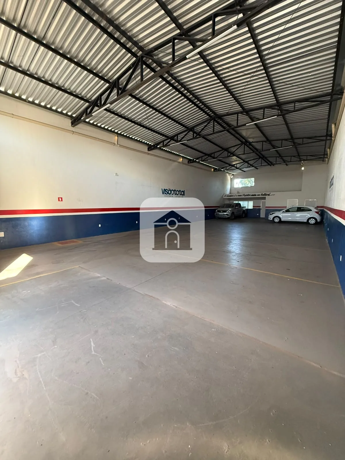 Alugar Comercial / Barrac&atilde;o em Araguari R$ 4.900,00 - Foto 1