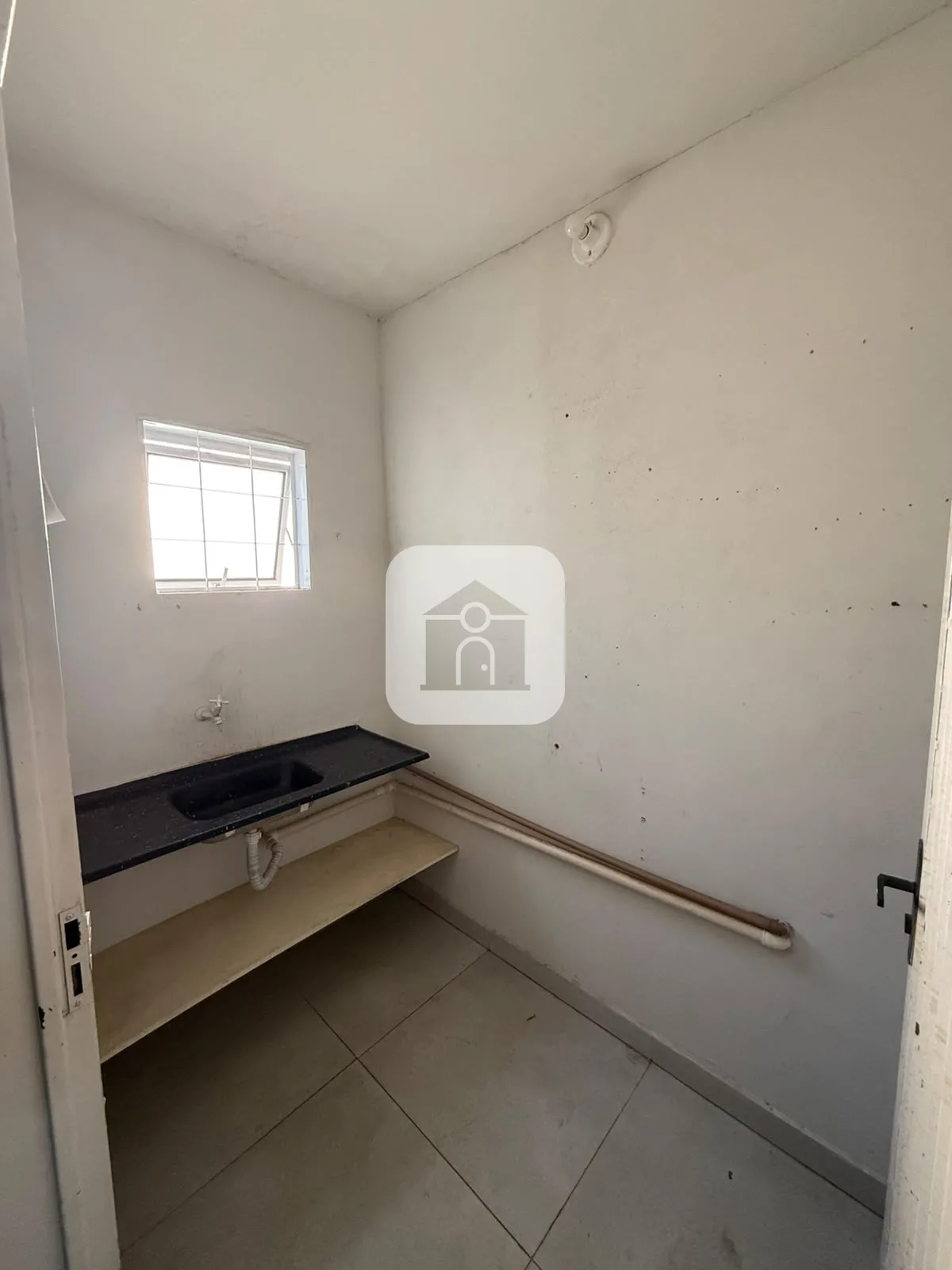 Alugar Comercial / Barrac&atilde;o em Araguari R$ 4.900,00 - Foto 5