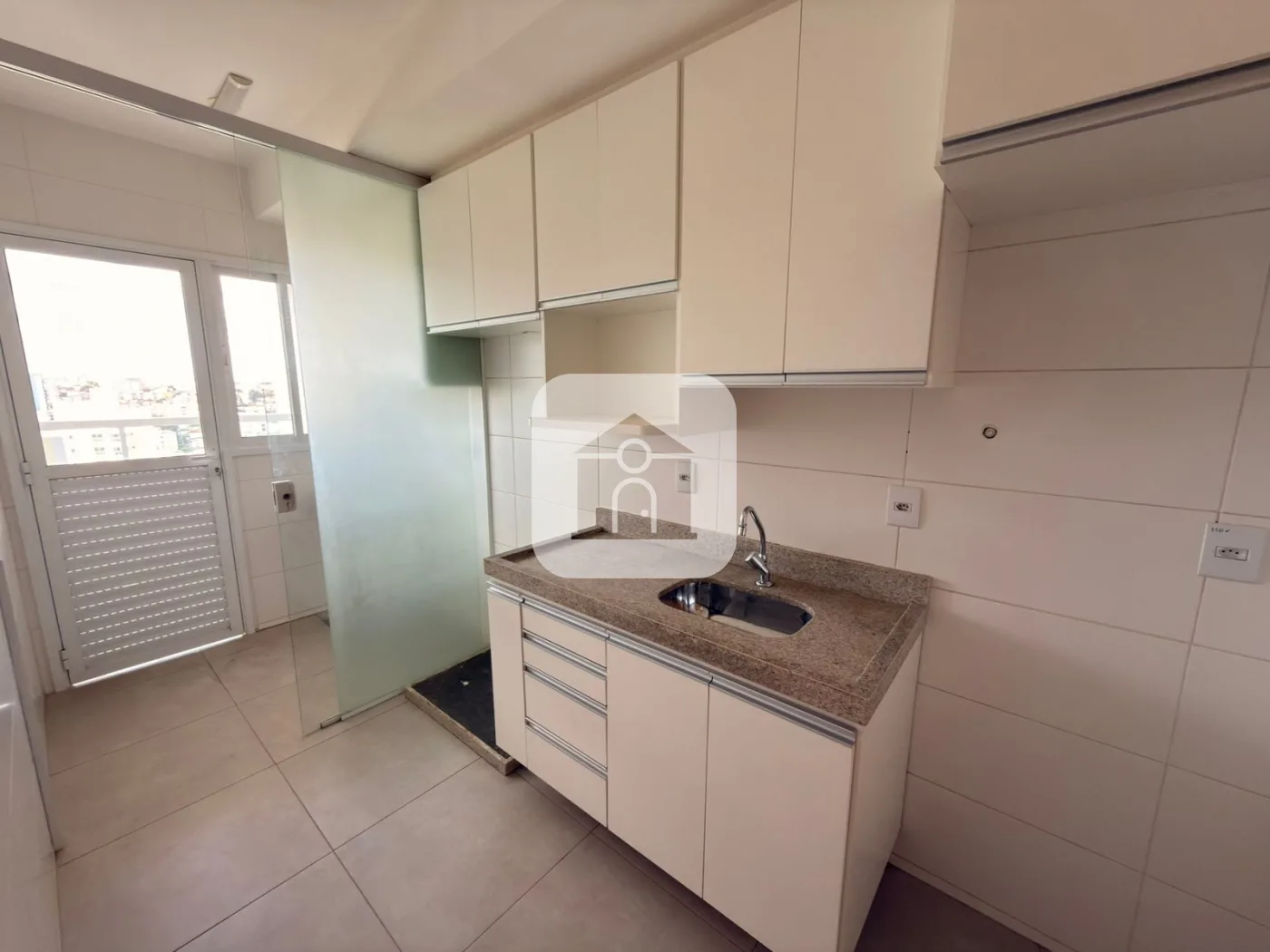 Alugar Apartamento / Padr&atilde;o em Uberlandia R$ 2.600,00 - Foto 6