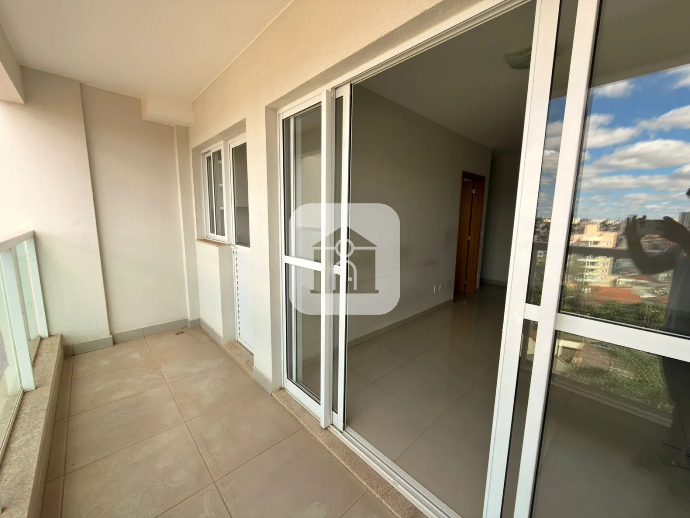 Alugar Apartamento / Padr&atilde;o em Uberlandia R$ 2.600,00 - Foto 4