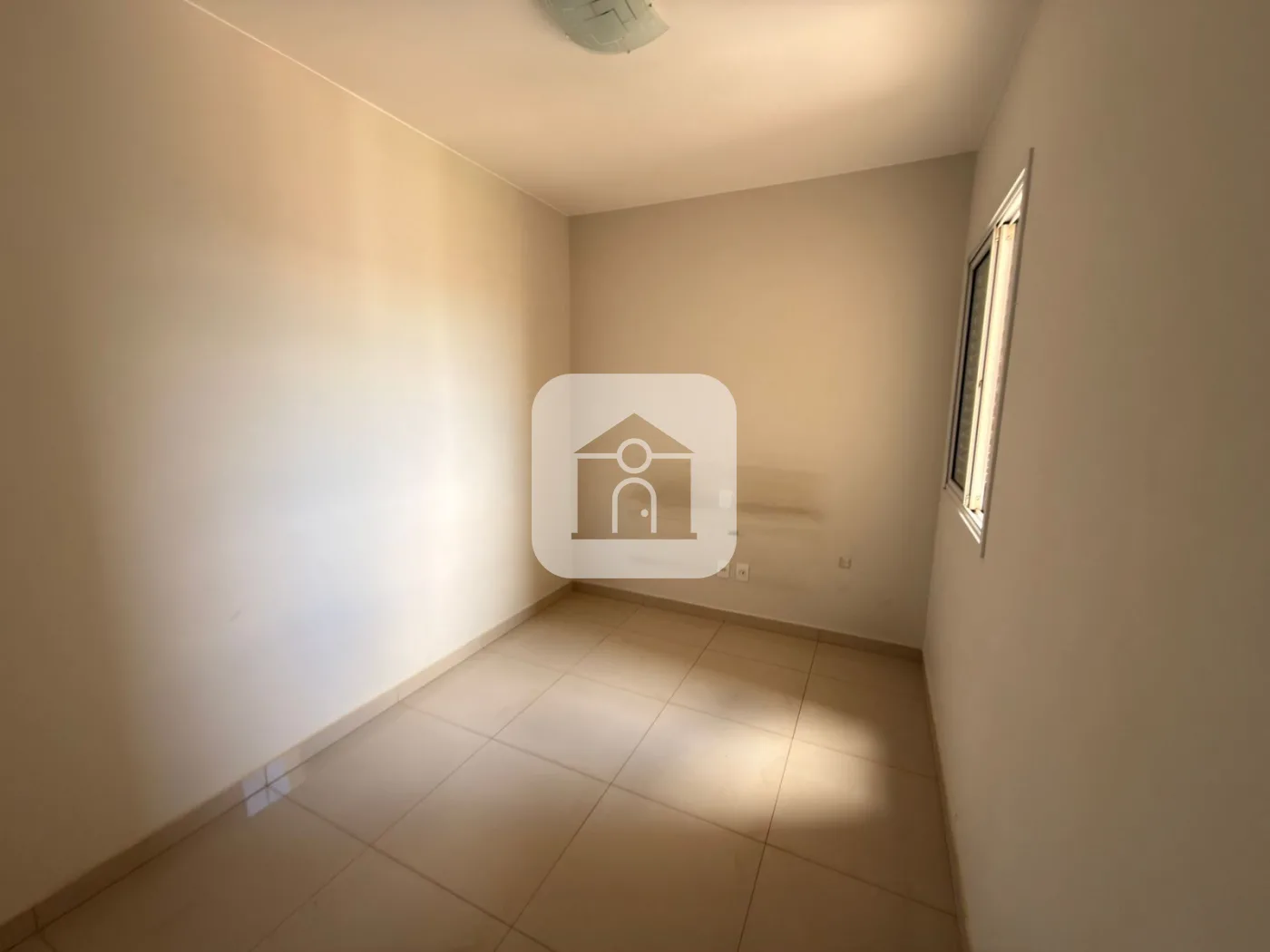 Alugar Apartamento / Padr&atilde;o em Uberlandia R$ 2.600,00 - Foto 15