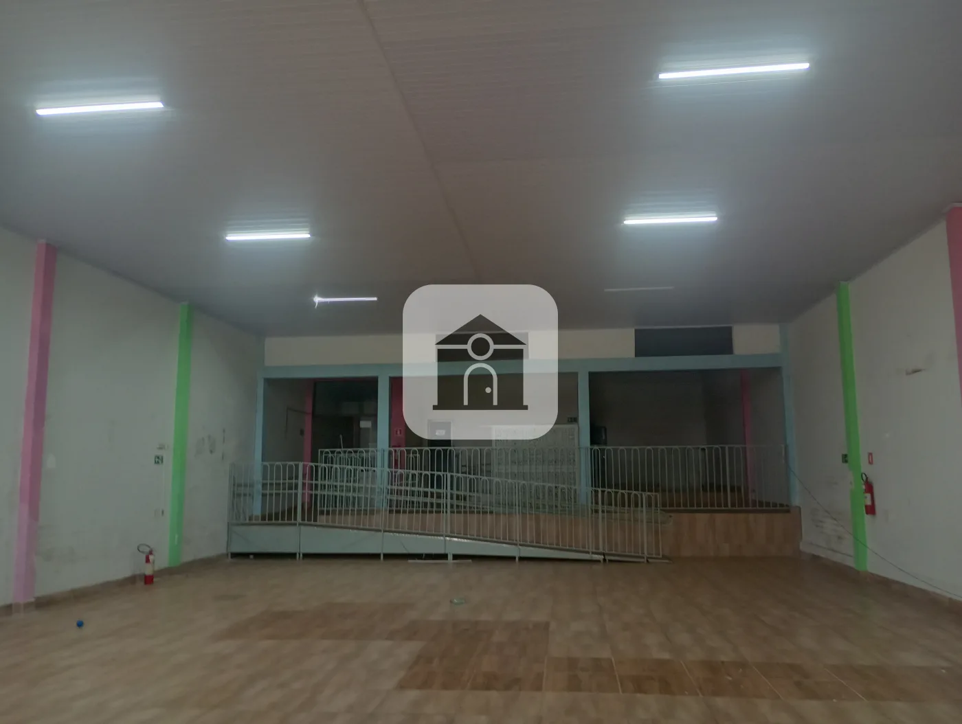 Alugar Comercial / Galp&atilde;o em Uberl&acirc;ndia R$ 6.500,00 - Foto 2