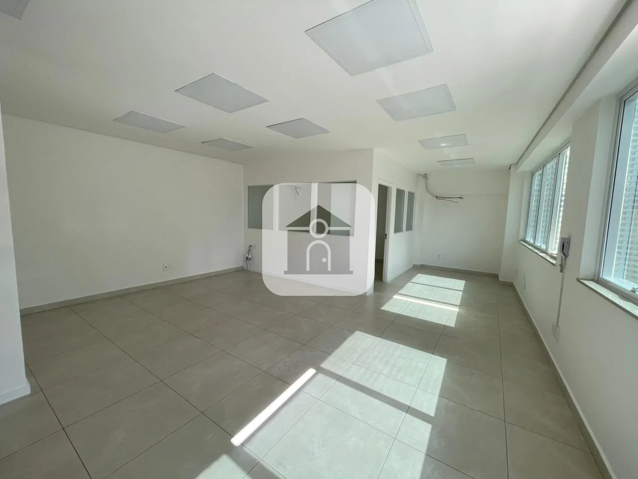 Alugar Comercial / Sala Comercial Condom&iacute;nio em Uberlandia R$ 3.500,00 - Foto 3