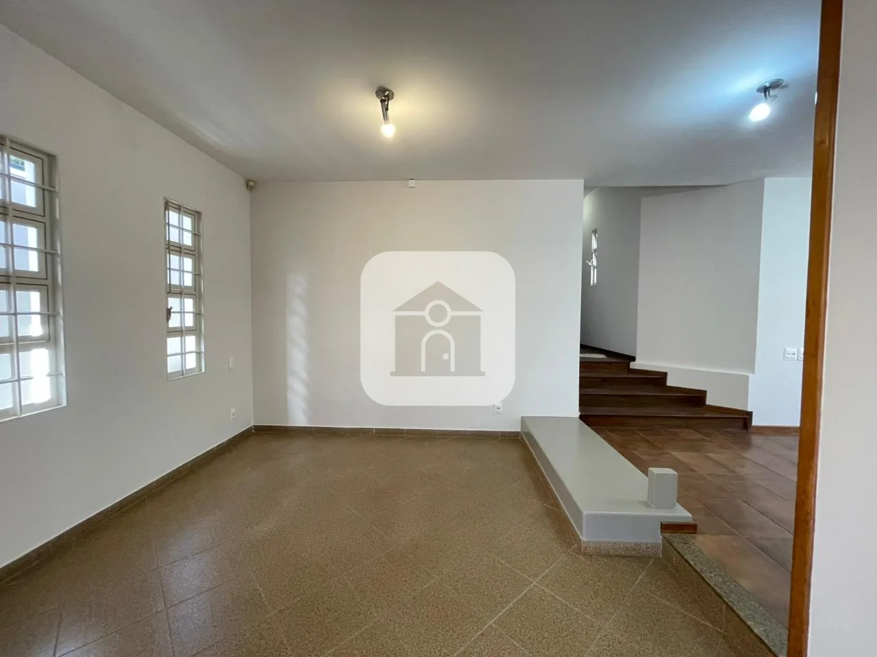 Alugar Casa / Padr&atilde;o em Uberl&acirc;ndia R$ 4.900,00 - Foto 5