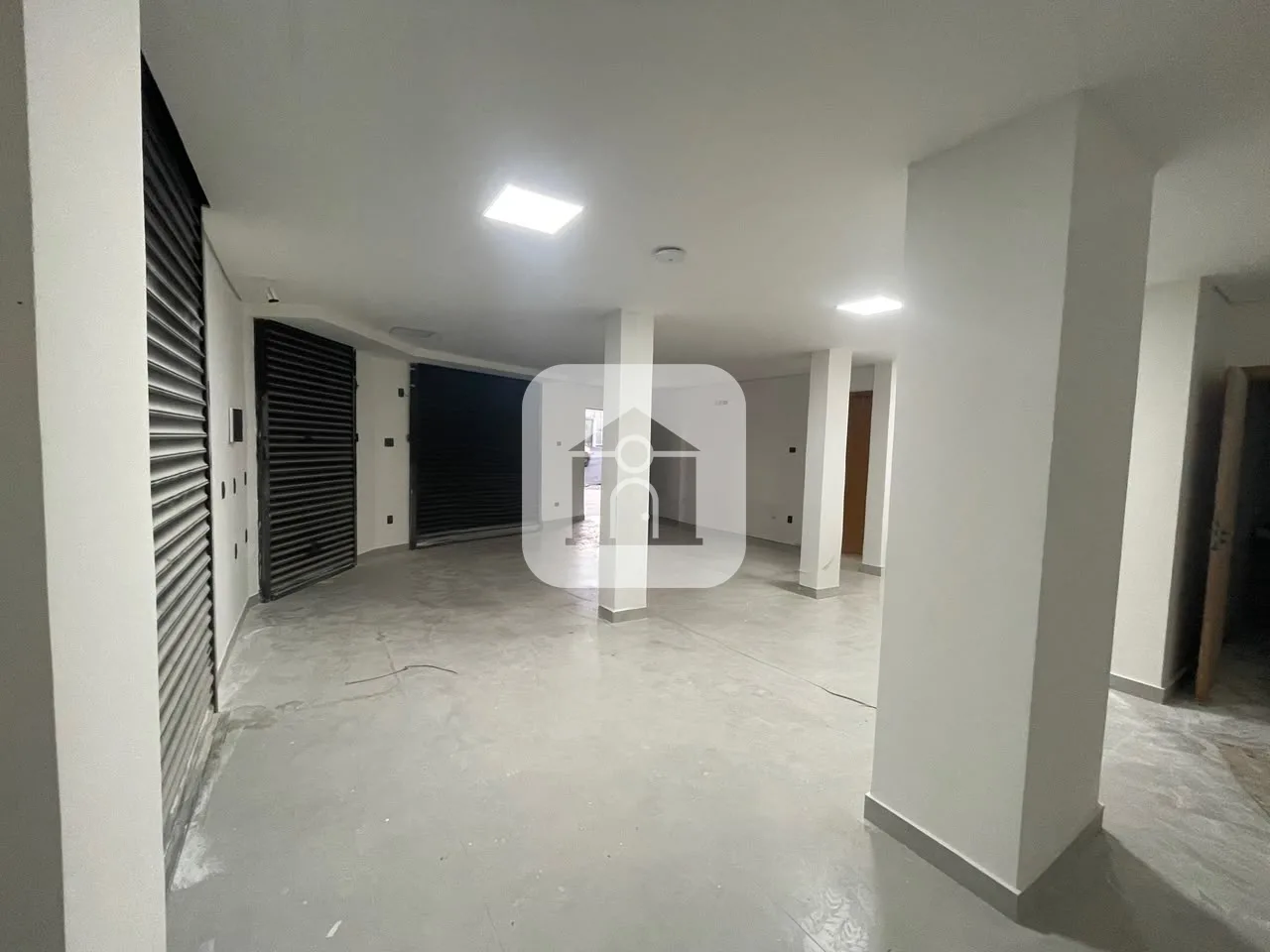 Alugar Comercial / Loja em Uberl&acirc;ndia R$ 4.500,00 - Foto 2