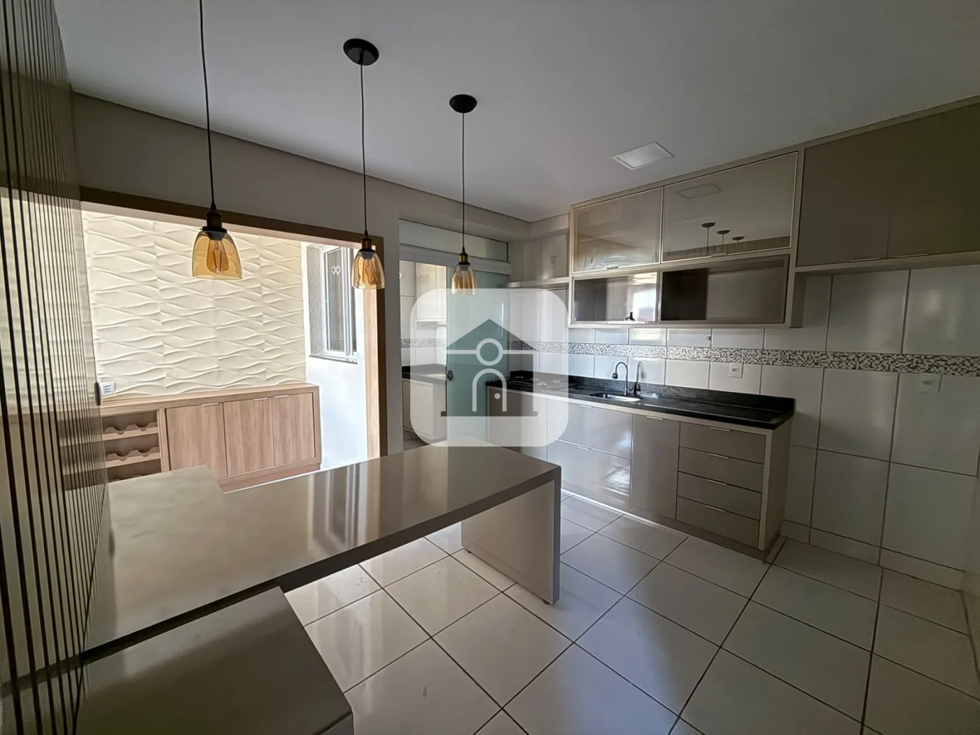 Alugar Apartamento / Padr&atilde;o em Uberlandia R$ 2.200,00 - Foto 1