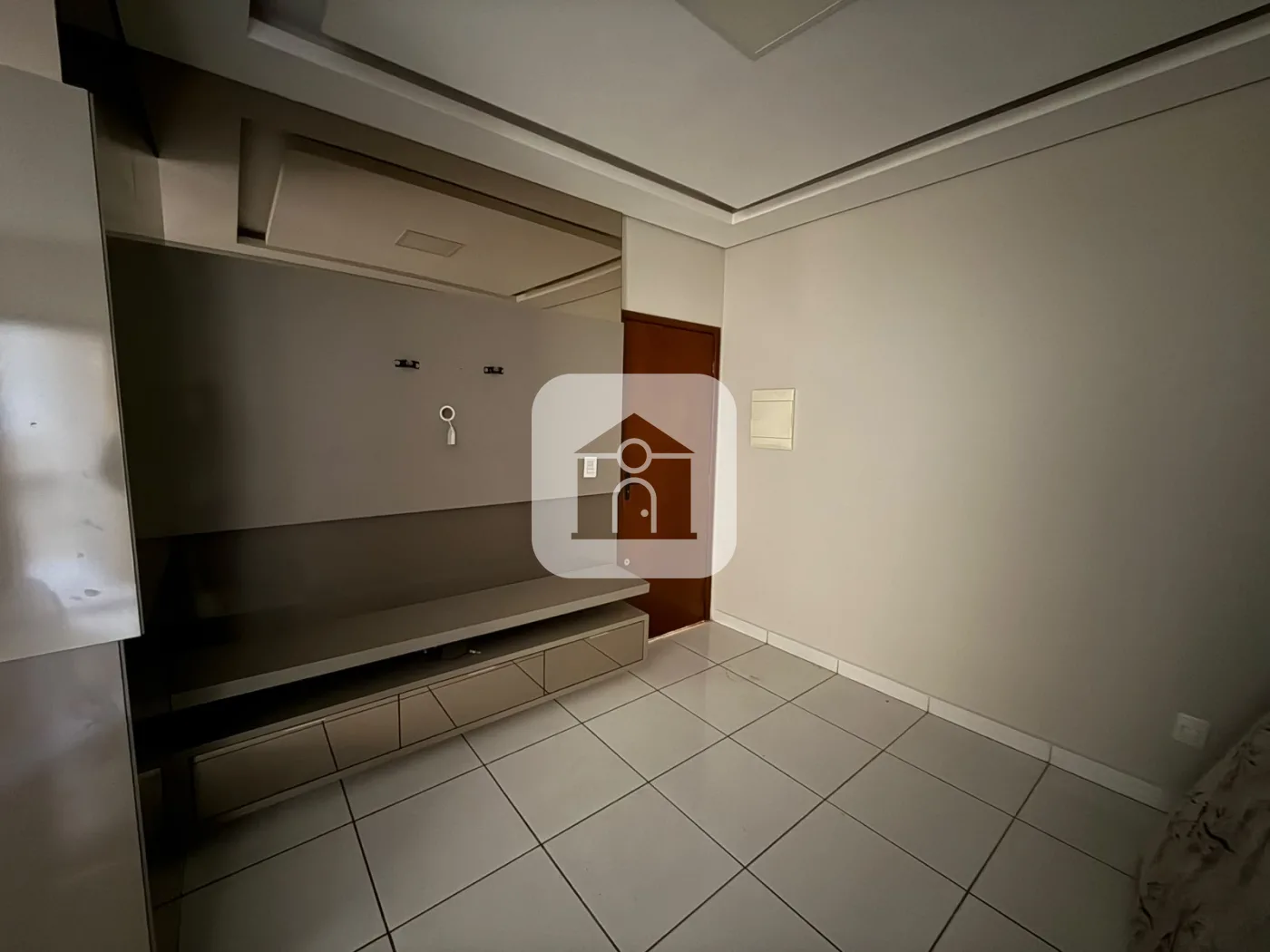 Alugar Apartamento / Padr&atilde;o em Uberlandia R$ 2.200,00 - Foto 4