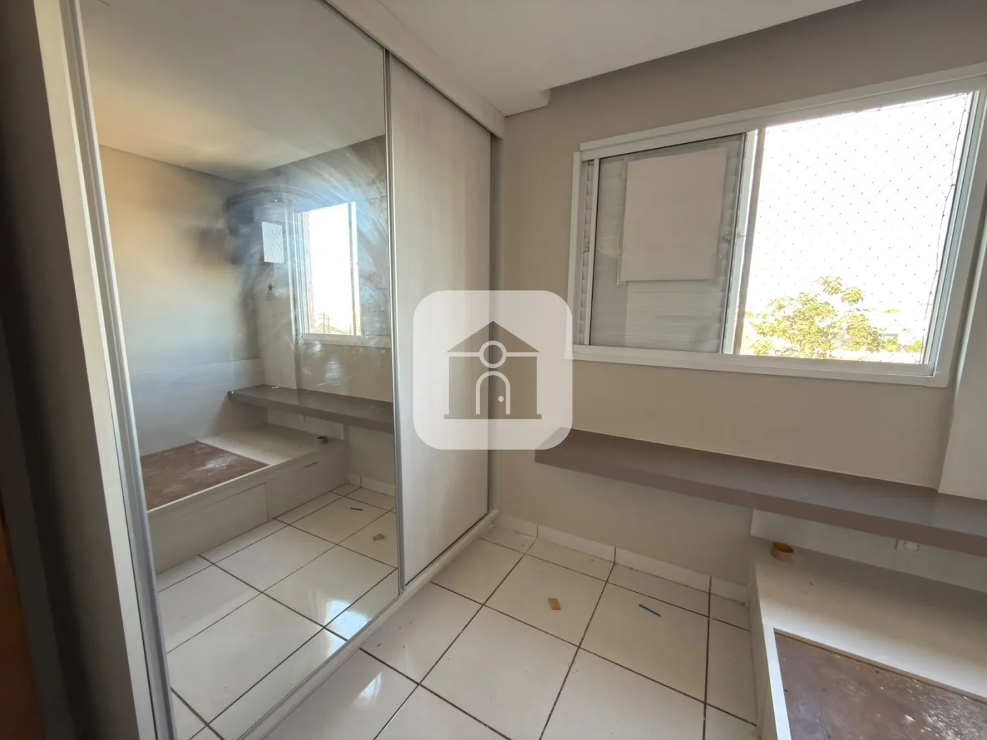 Alugar Apartamento / Padr&atilde;o em Uberlandia R$ 2.200,00 - Foto 15