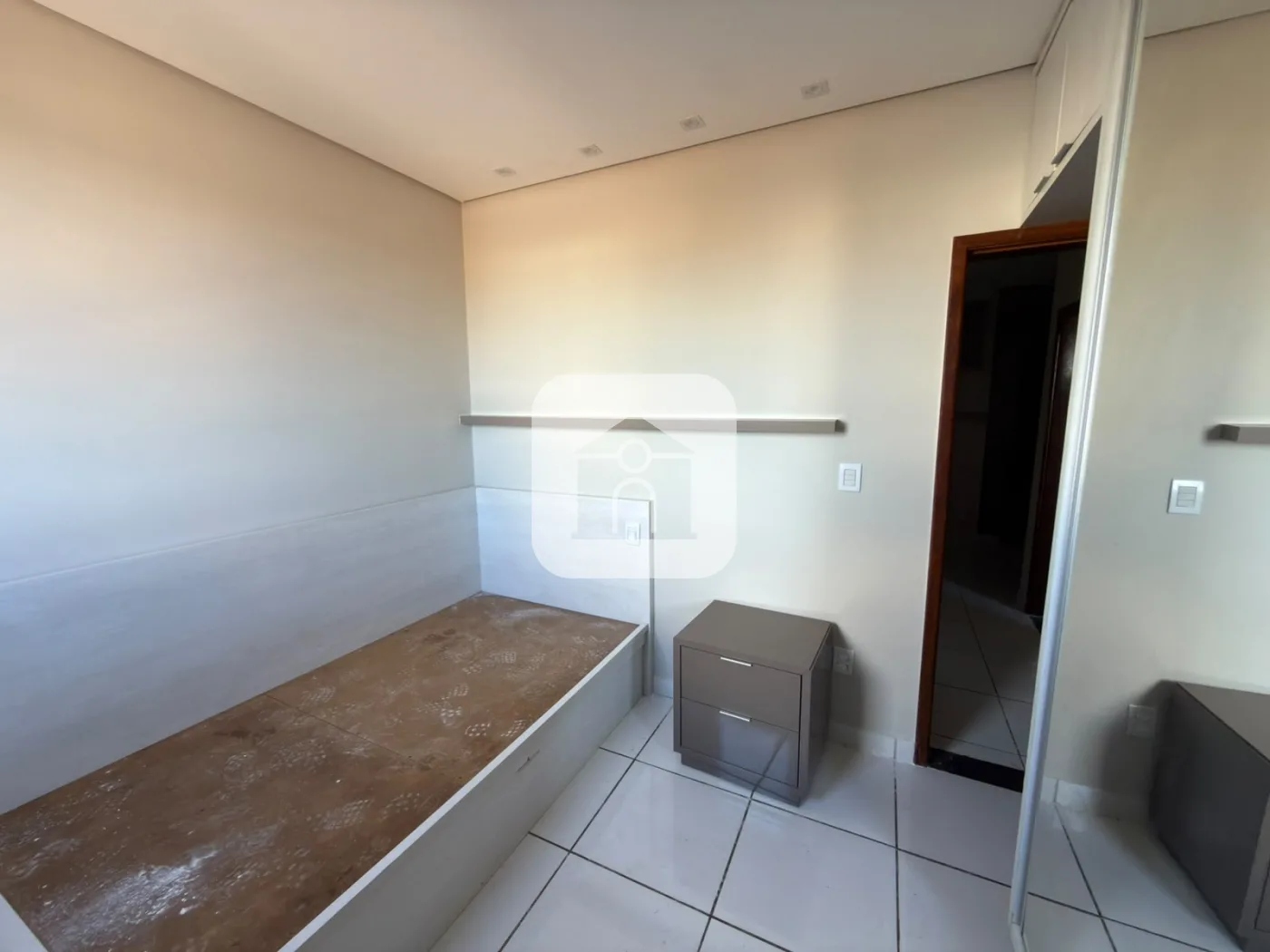 Alugar Apartamento / Padr&atilde;o em Uberlandia R$ 2.200,00 - Foto 16