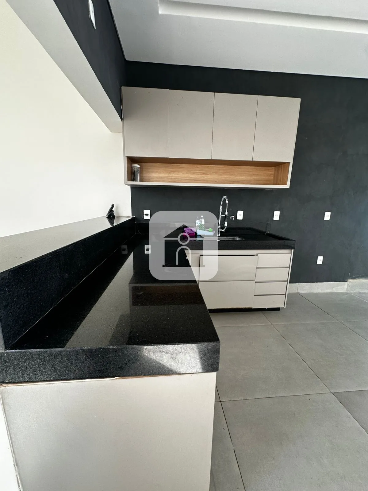 Alugar Casa / Padr&atilde;o em Uberl&acirc;ndia R$ 6.000,00 - Foto 3