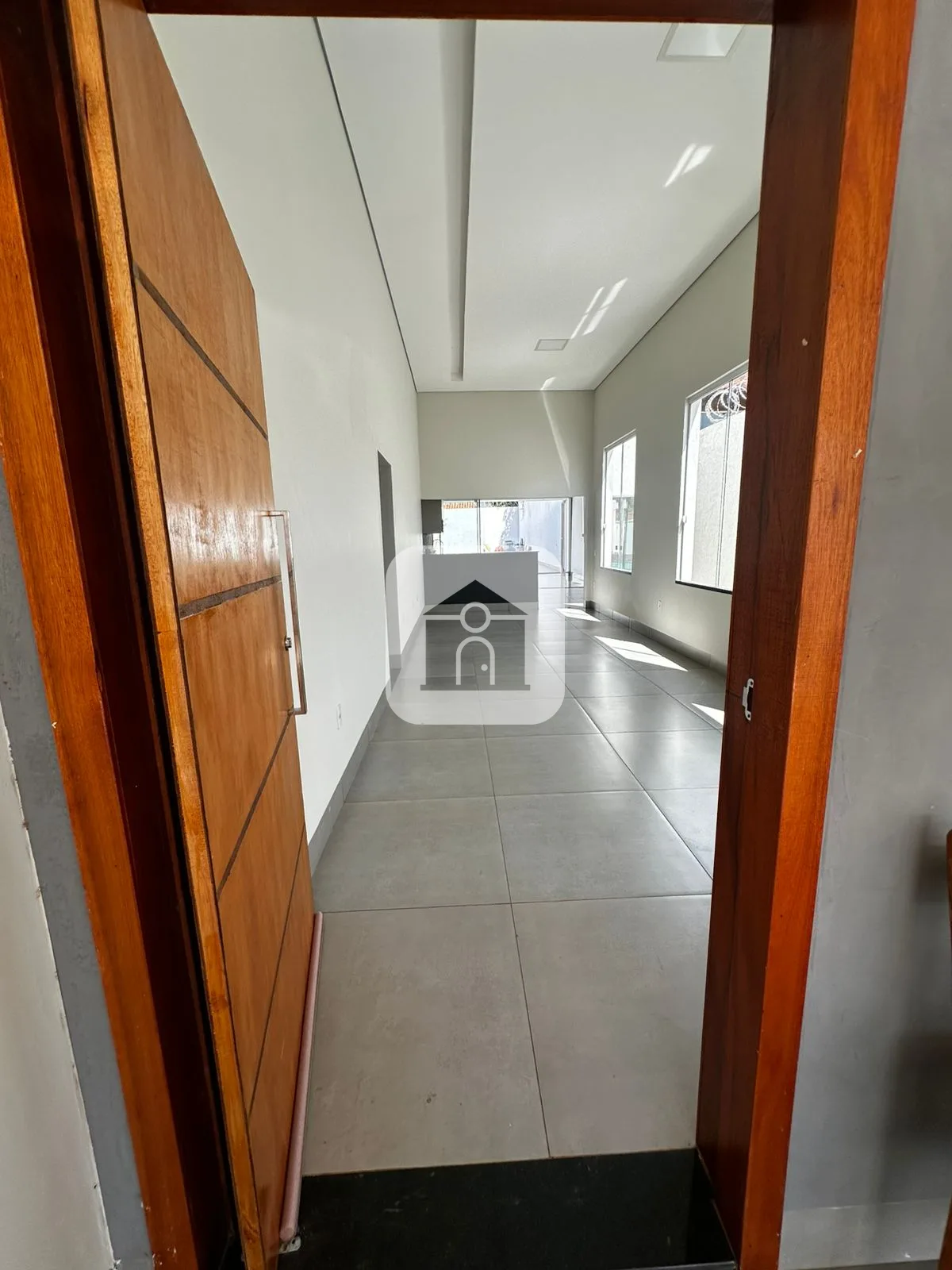 Alugar Casa / Padr&atilde;o em Uberl&acirc;ndia R$ 6.000,00 - Foto 1