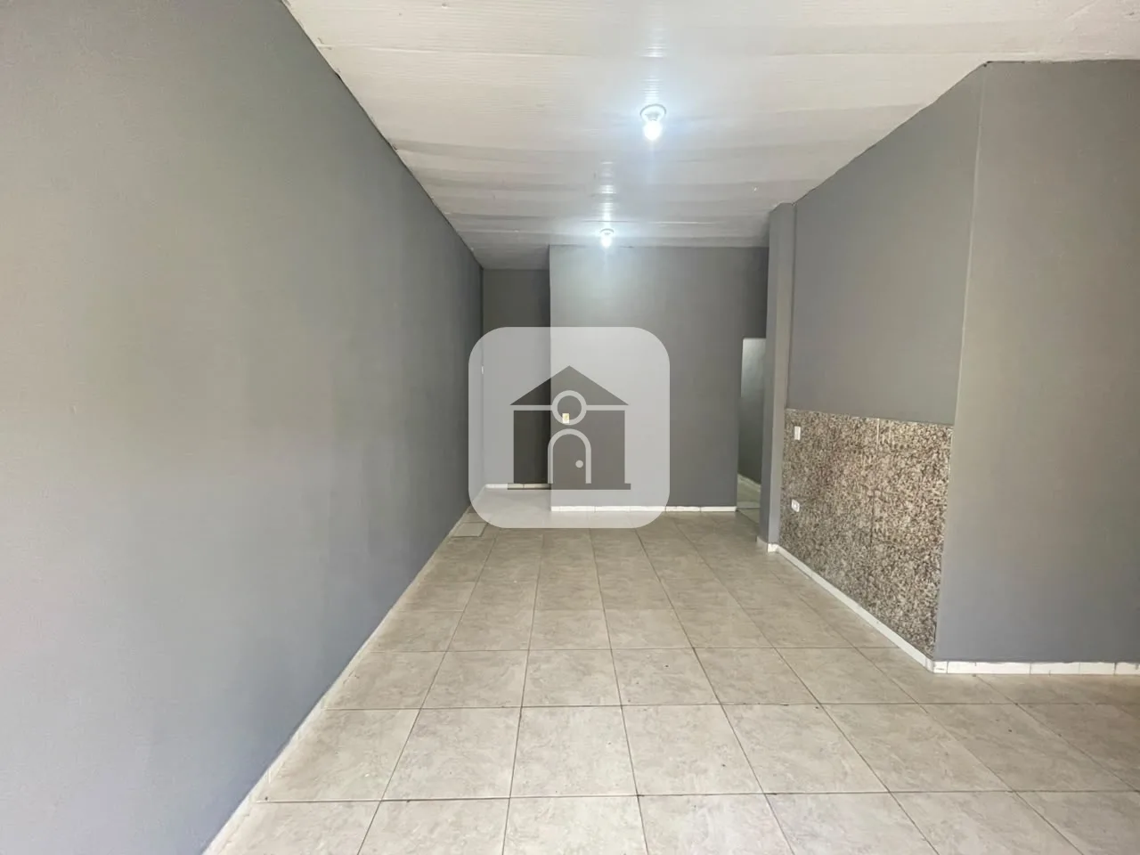 Alugar Comercial / Loja em Uberl&acirc;ndia R$ 1.500,00 - Foto 1