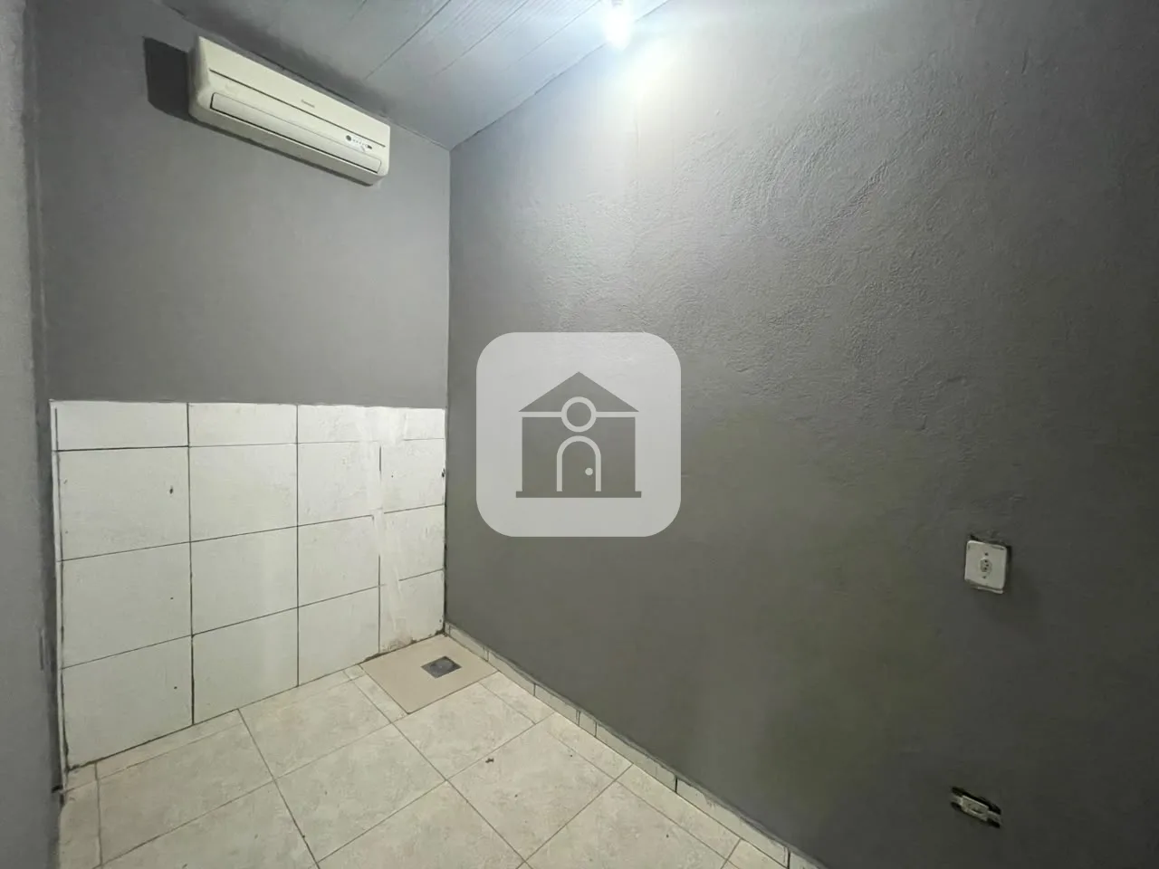 Alugar Comercial / Loja em Uberl&acirc;ndia R$ 1.500,00 - Foto 4