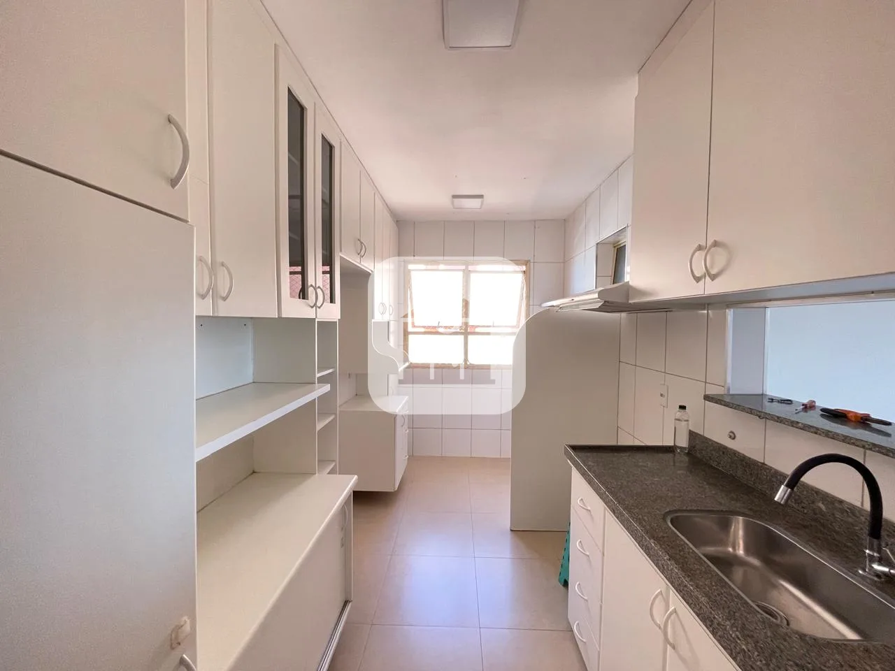 Alugar Apartamento / Padr&atilde;o em Uberlandia R$ 2.100,00 - Foto 4