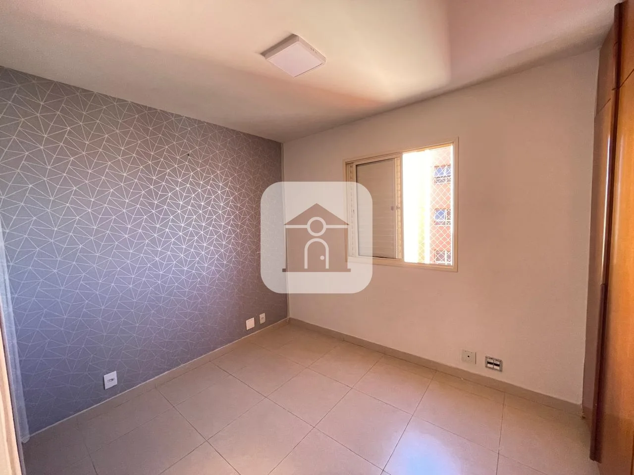 Alugar Apartamento / Padr&atilde;o em Uberlandia R$ 2.100,00 - Foto 11