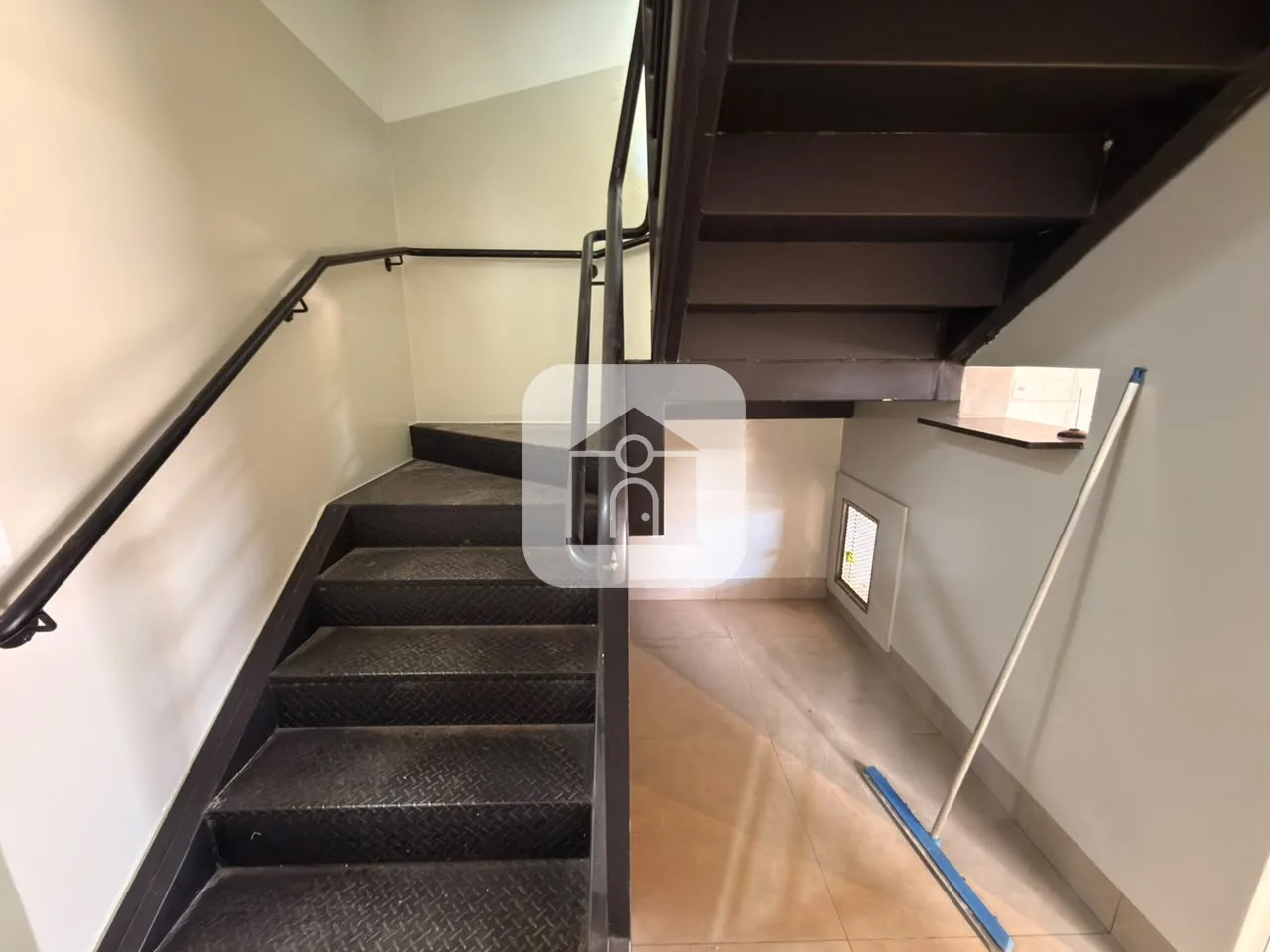 Alugar Comercial / Pr&eacute;dio em Uberl&acirc;ndia R$ 12.000,00 - Foto 8