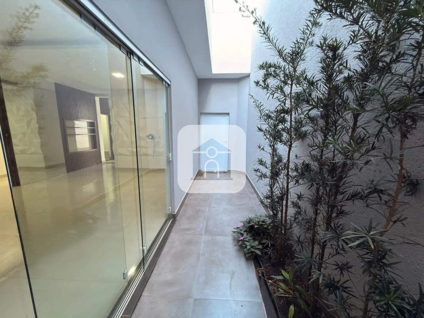 Alugar Casa / Padr&atilde;o em Uberl&acirc;ndia R$ 6.000,00 - Foto 11