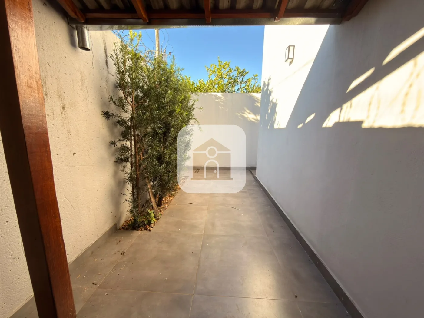Alugar Casa / Padr&atilde;o em Uberl&acirc;ndia R$ 6.000,00 - Foto 30