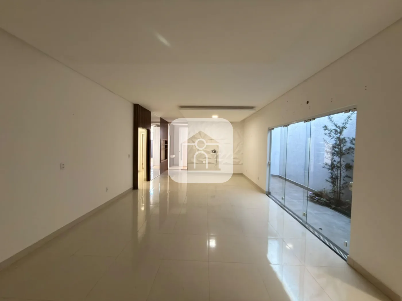 Alugar Casa / Padr&atilde;o em Uberl&acirc;ndia R$ 6.000,00 - Foto 10