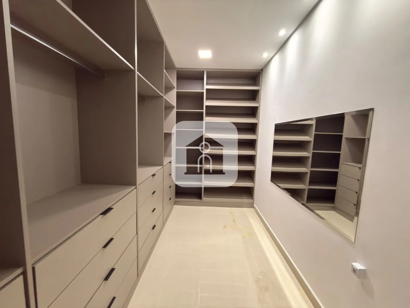 Alugar Casa / Padr&atilde;o em Uberl&acirc;ndia R$ 6.000,00 - Foto 20