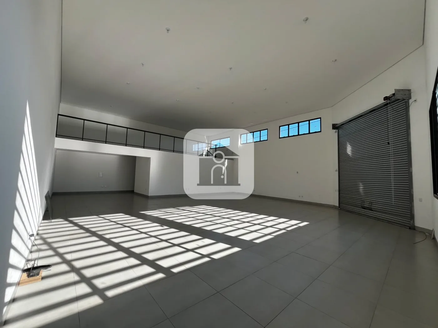 Alugar Comercial / Galp&atilde;o em Uberl&acirc;ndia R$ 7.000,00 - Foto 1