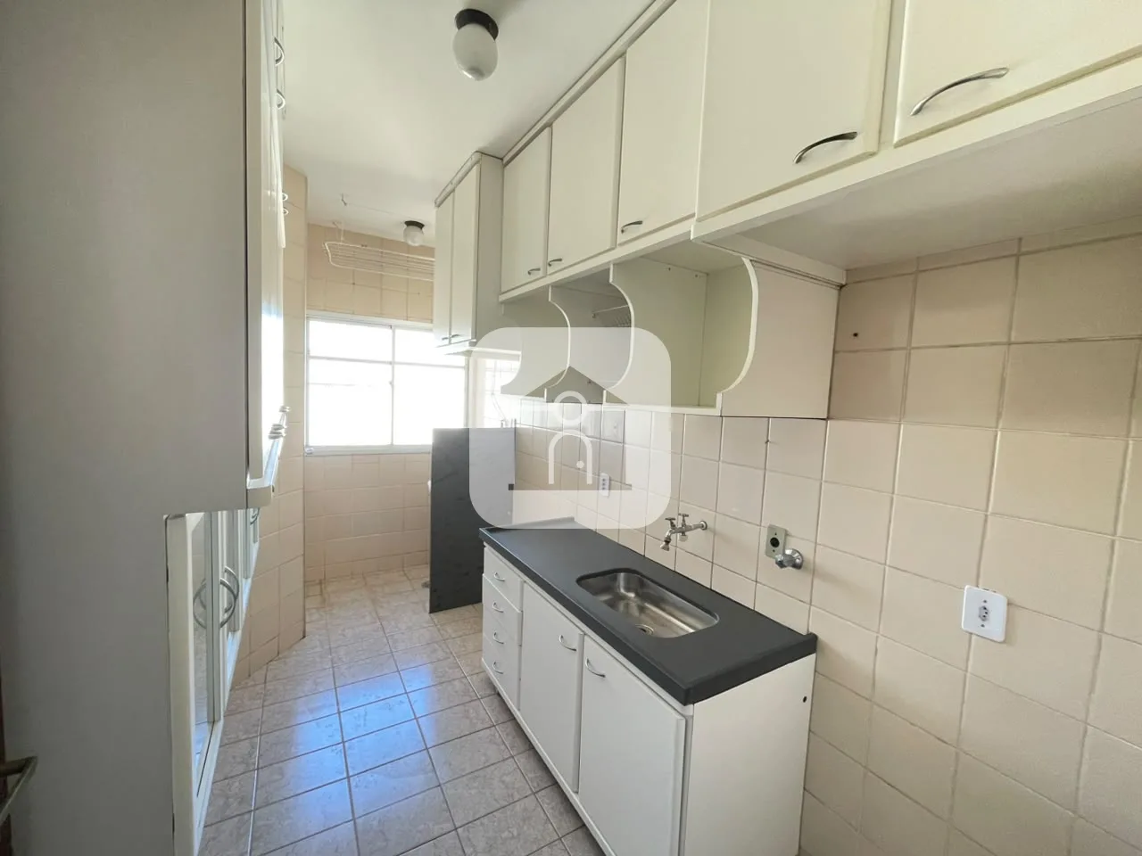 Alugar Apartamento / Padr&atilde;o em Uberl&acirc;ndia R$ 1.400,00 - Foto 4