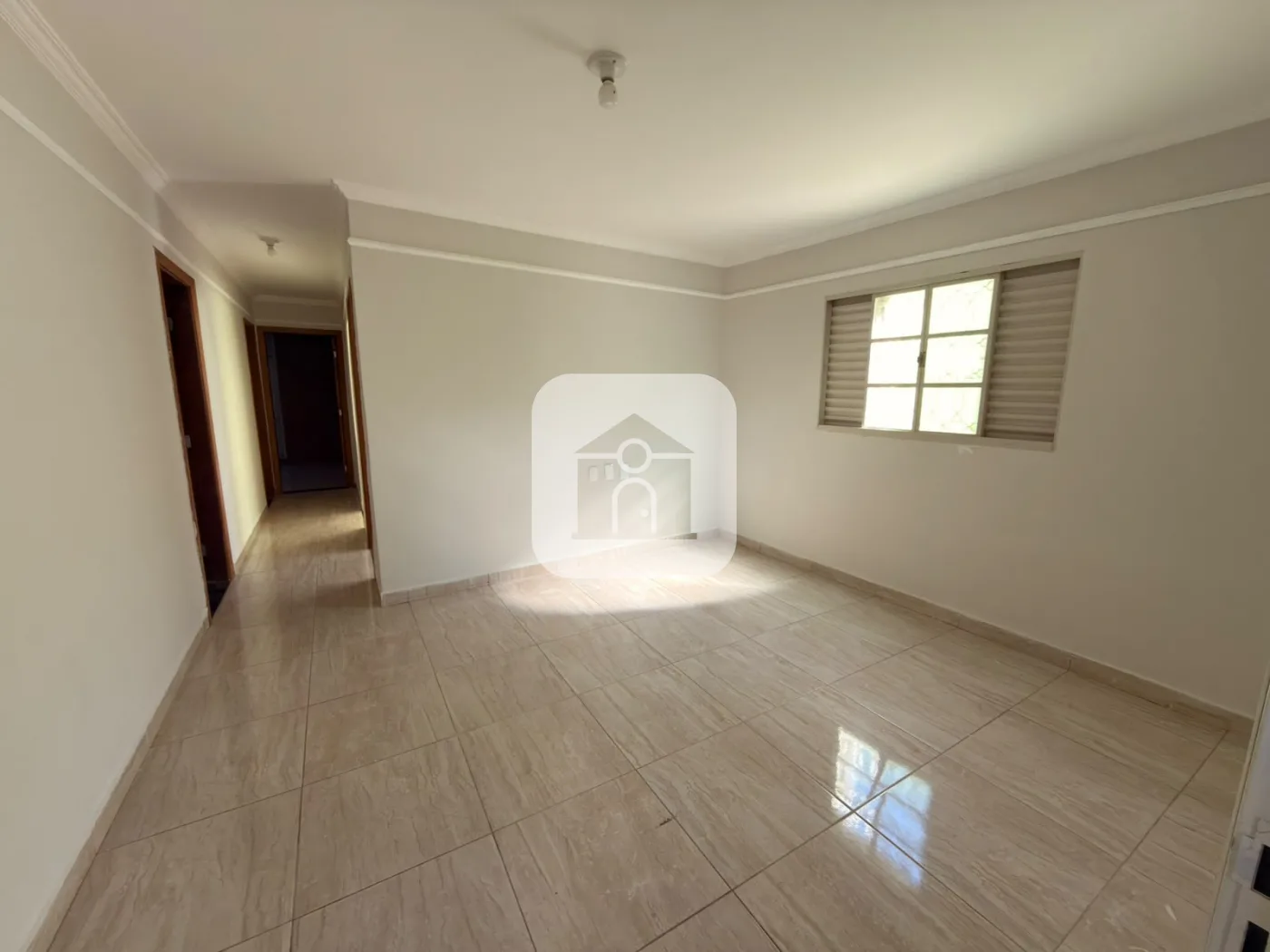 Alugar Casa / Padr&atilde;o em Uberl&acirc;ndia R$ 2.800,00 - Foto 2