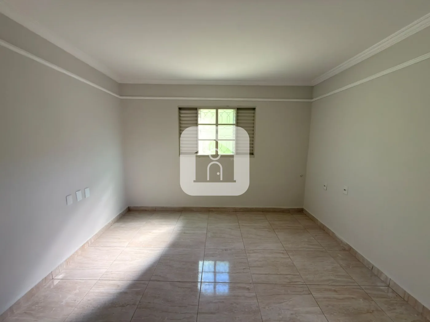 Alugar Casa / Padr&atilde;o em Uberl&acirc;ndia R$ 2.800,00 - Foto 3