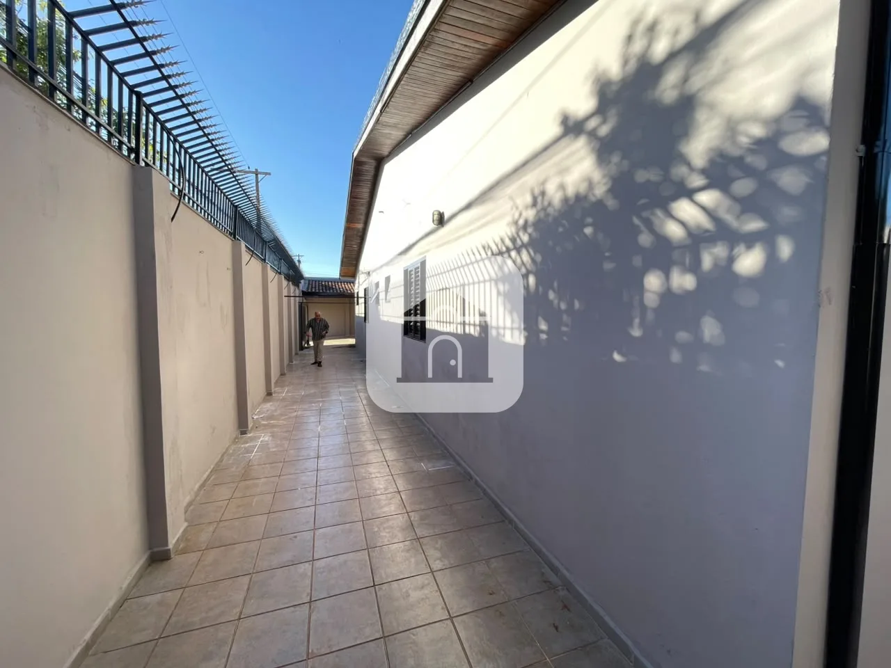 Alugar Casa / Padr&atilde;o em Uberl&acirc;ndia R$ 3.900,00 - Foto 16