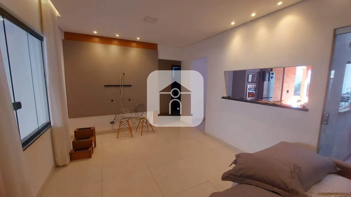 Comprar Casa / Padr&atilde;o em Uberl&acirc;ndia R$ 490.000,00 - Foto 1