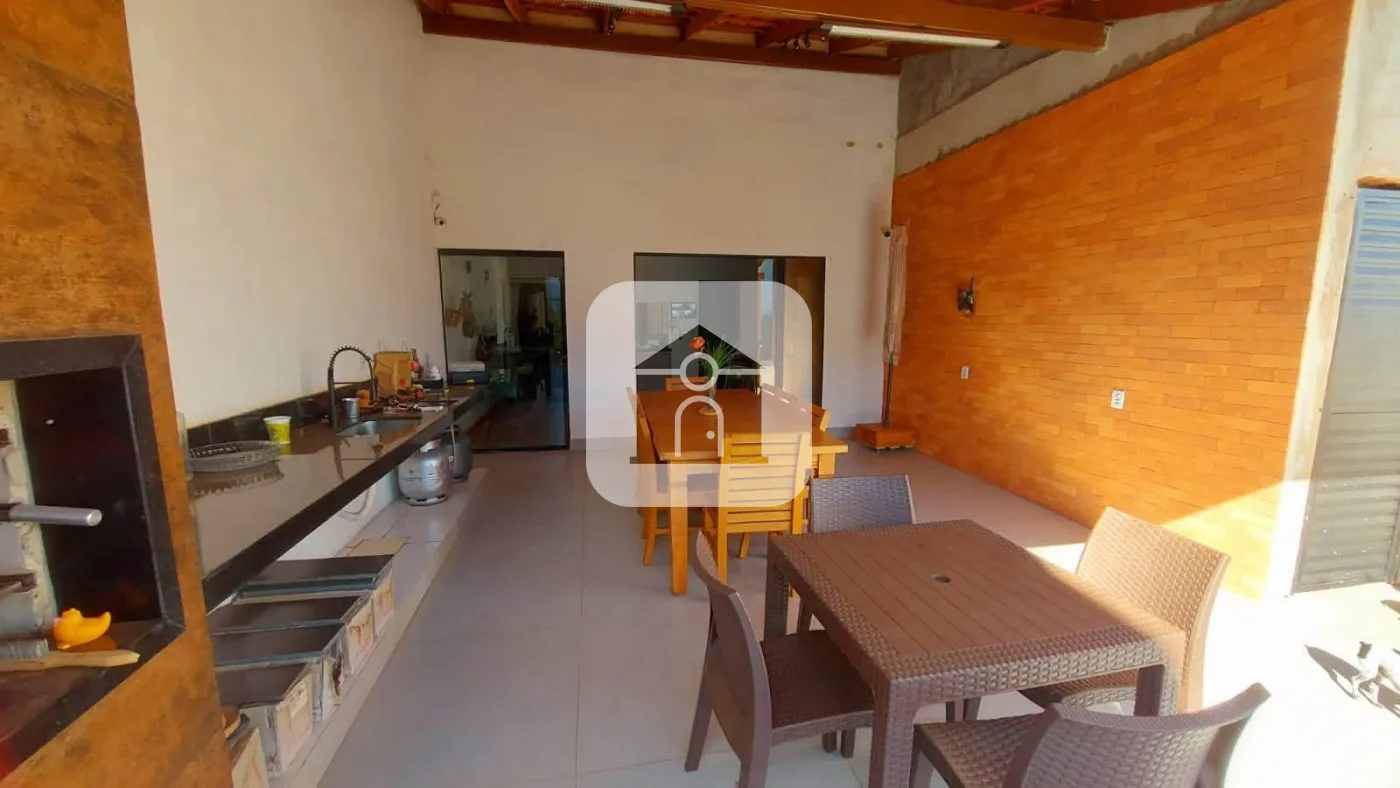 Comprar Casa / Padr&atilde;o em Uberl&acirc;ndia R$ 490.000,00 - Foto 3