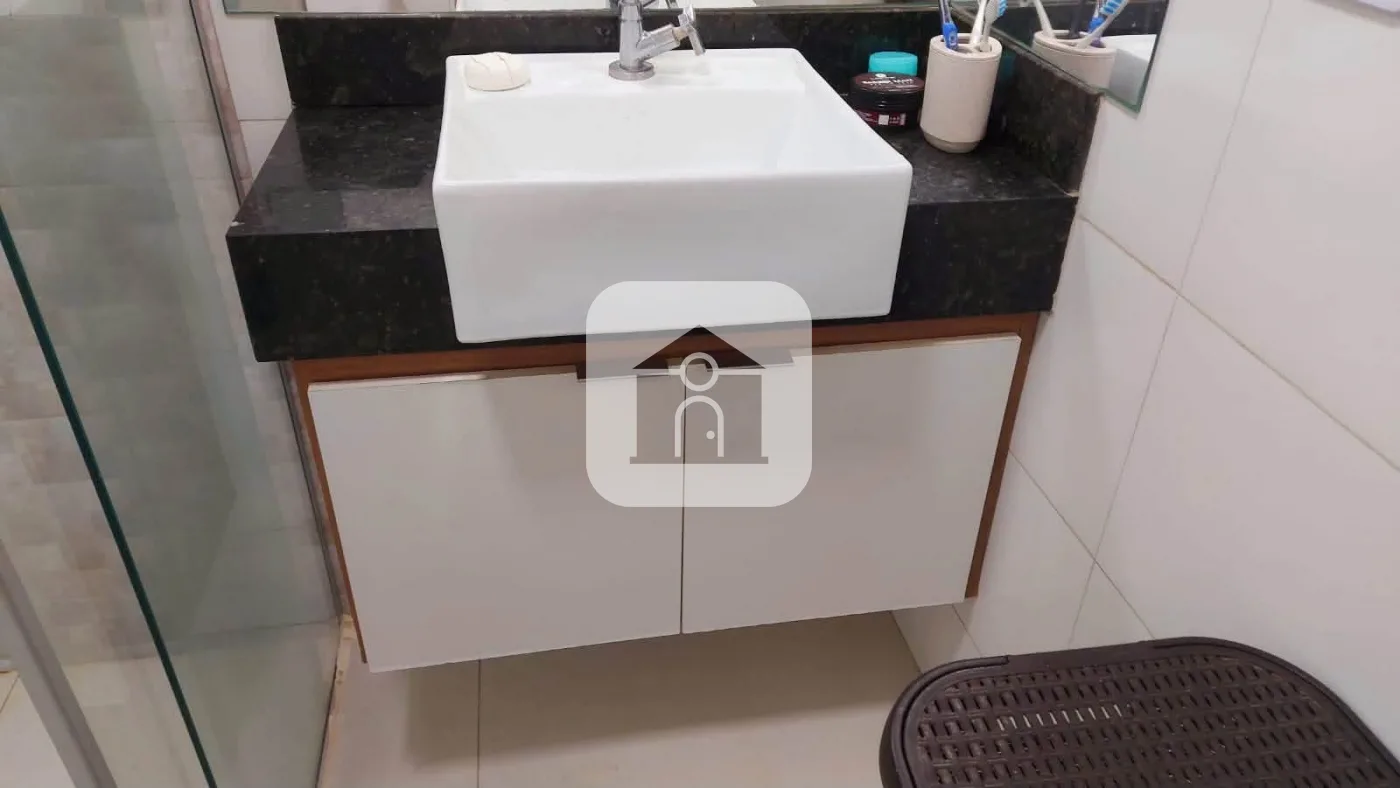 Comprar Casa / Padr&atilde;o em Uberl&acirc;ndia R$ 490.000,00 - Foto 10