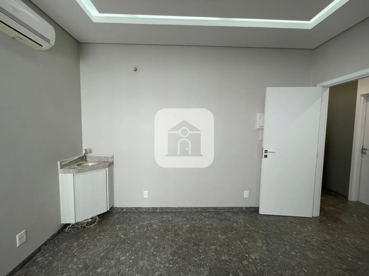 Alugar Comercial / Sala Comercial Condom&iacute;nio em Uberl&acirc;ndia R$ 10.650,00 - Foto 8