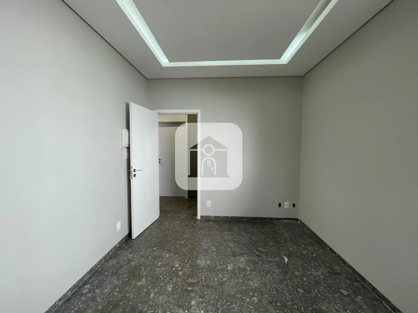Alugar Comercial / Sala Comercial Condom&iacute;nio em Uberl&acirc;ndia R$ 10.650,00 - Foto 9