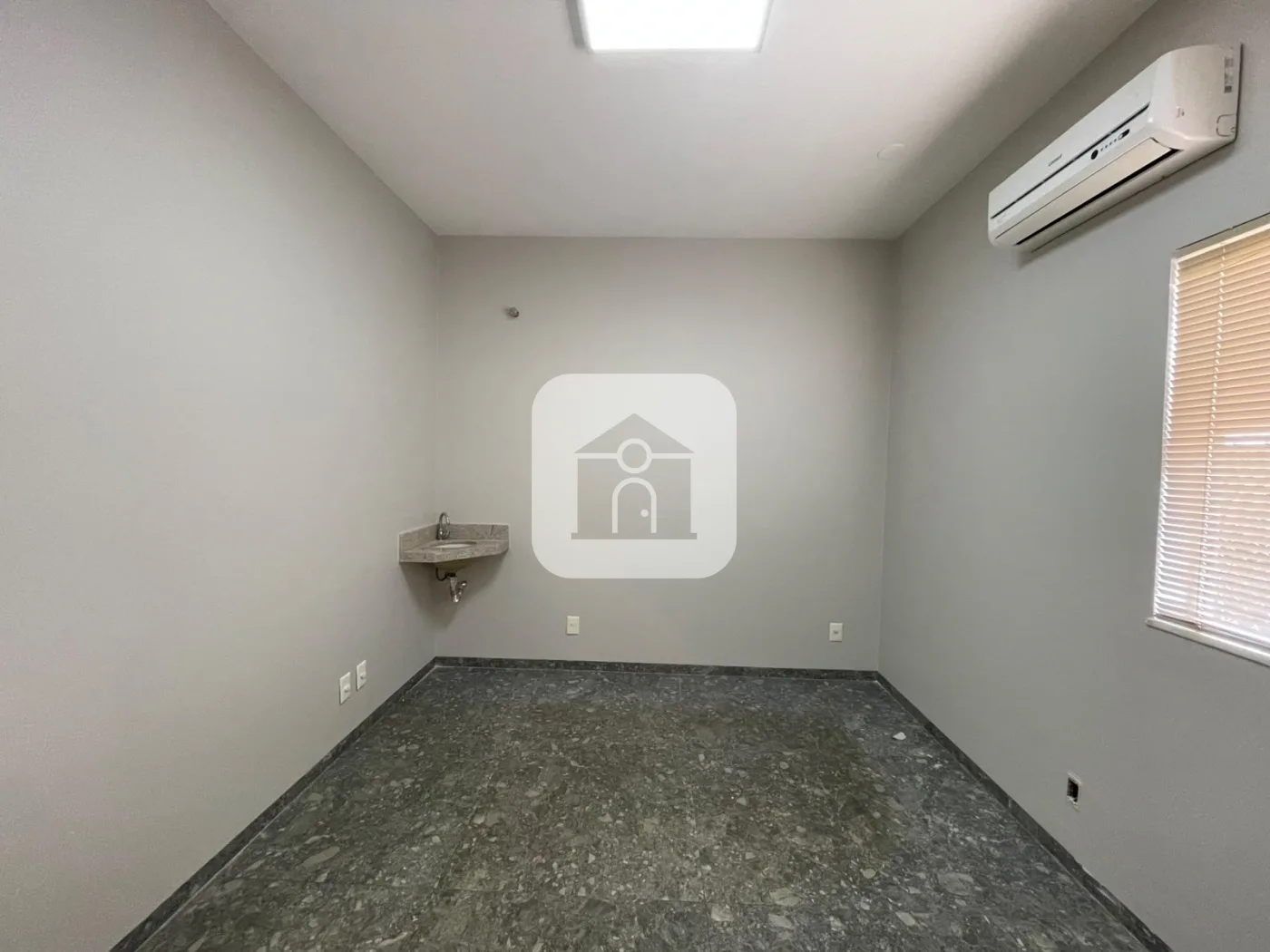 Alugar Comercial / Sala Comercial Condom&iacute;nio em Uberl&acirc;ndia R$ 10.650,00 - Foto 16