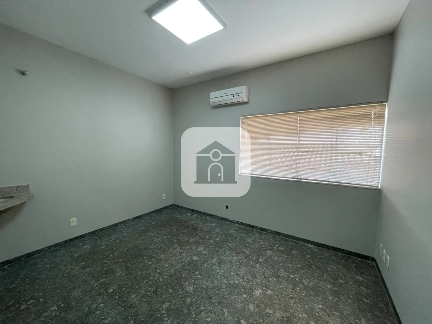 Alugar Comercial / Sala Comercial Condom&iacute;nio em Uberl&acirc;ndia R$ 10.650,00 - Foto 18