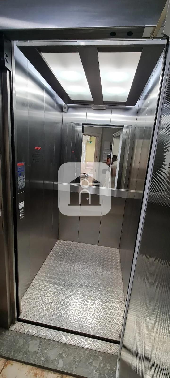 Alugar Comercial / Sala Comercial Condom&iacute;nio em Uberl&acirc;ndia R$ 10.650,00 - Foto 32