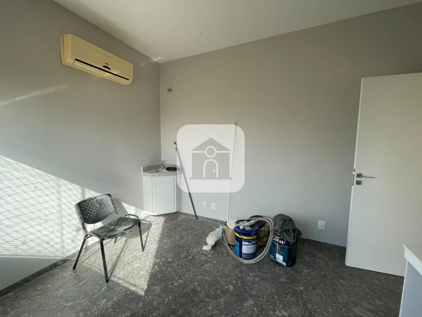 Alugar Comercial / Sala Comercial Condom&iacute;nio em Uberl&acirc;ndia R$ 1.550,00 - Foto 4