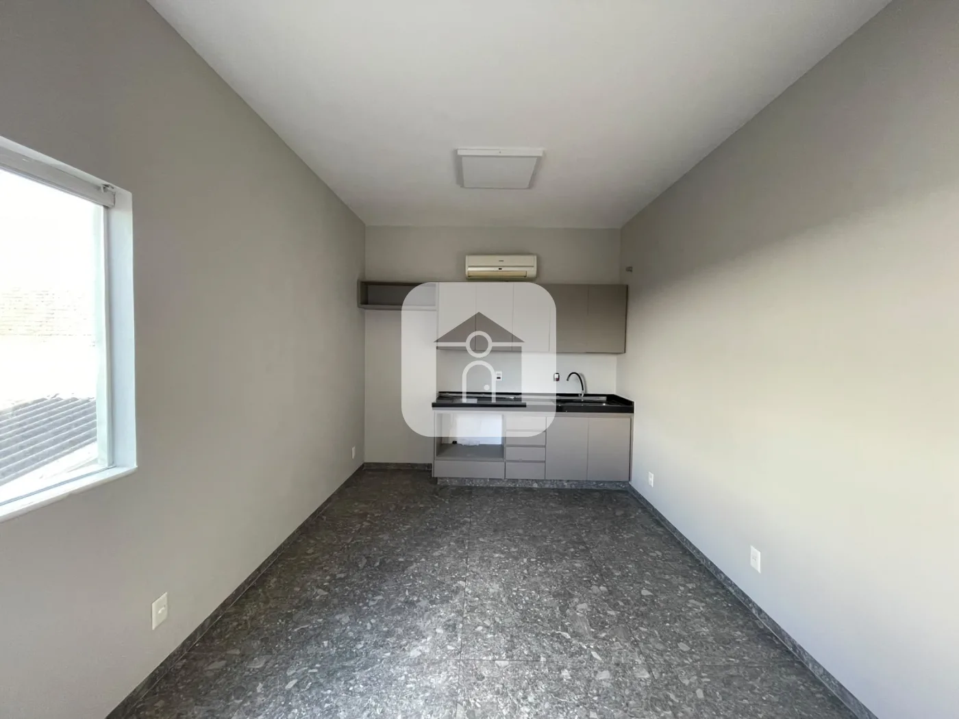 Alugar Comercial / Sala Comercial Condom&iacute;nio em Uberl&acirc;ndia R$ 1.750,00 - Foto 1