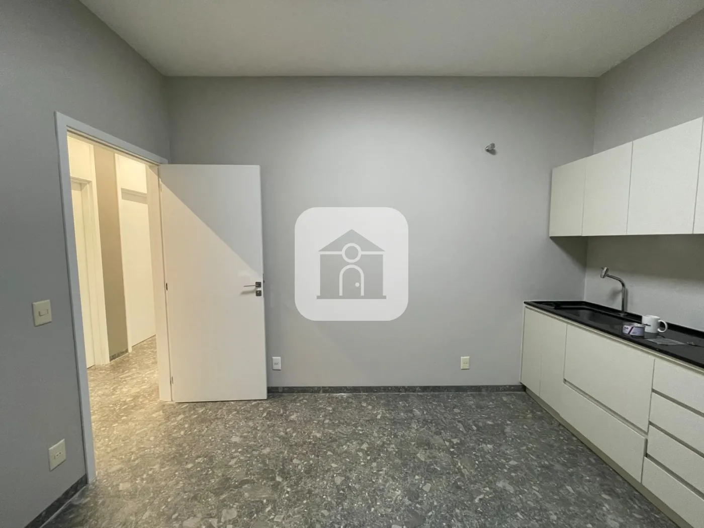 Alugar Comercial / Sala Comercial Condom&iacute;nio em Uberl&acirc;ndia R$ 1.550,00 - Foto 5