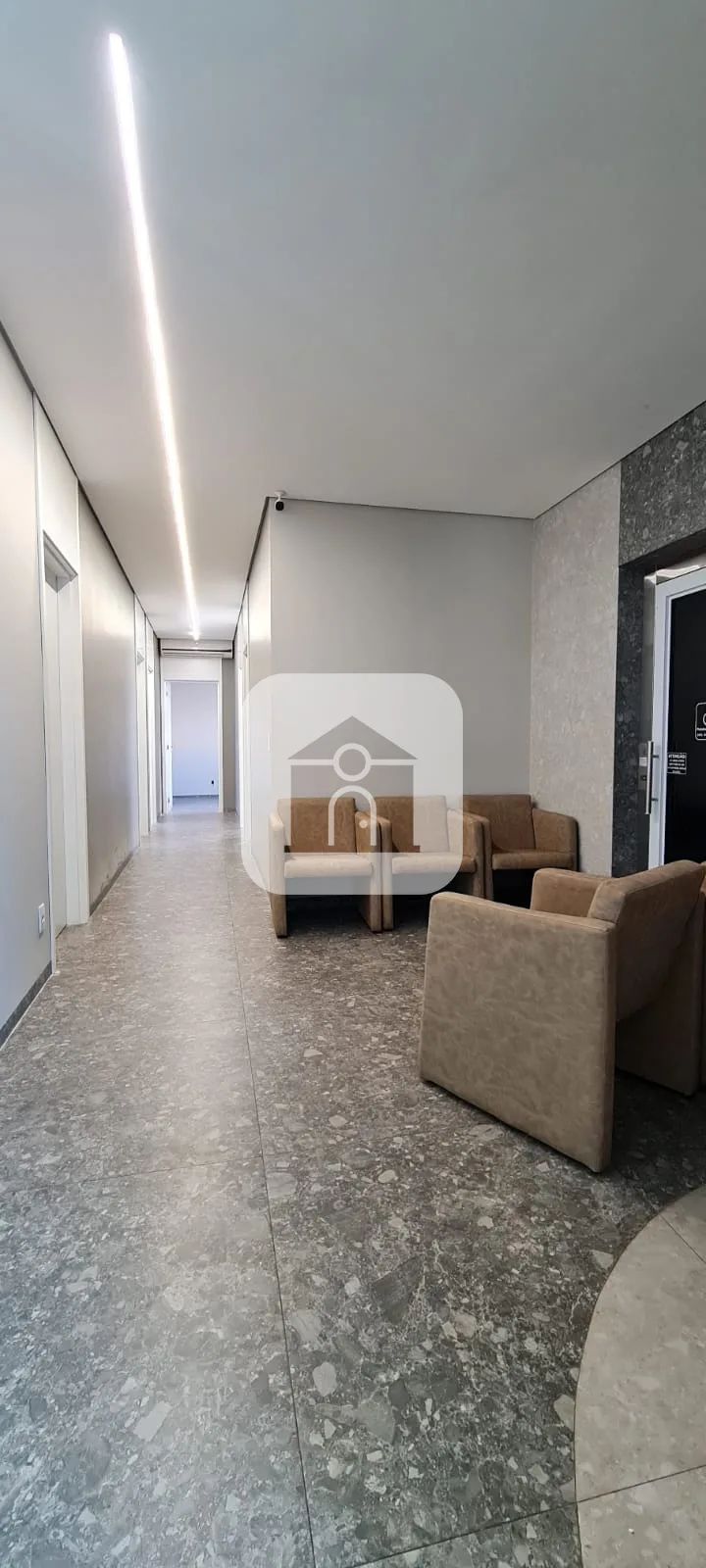 Alugar Comercial / Sala Comercial Condom&iacute;nio em Uberl&acirc;ndia R$ 1.550,00 - Foto 6