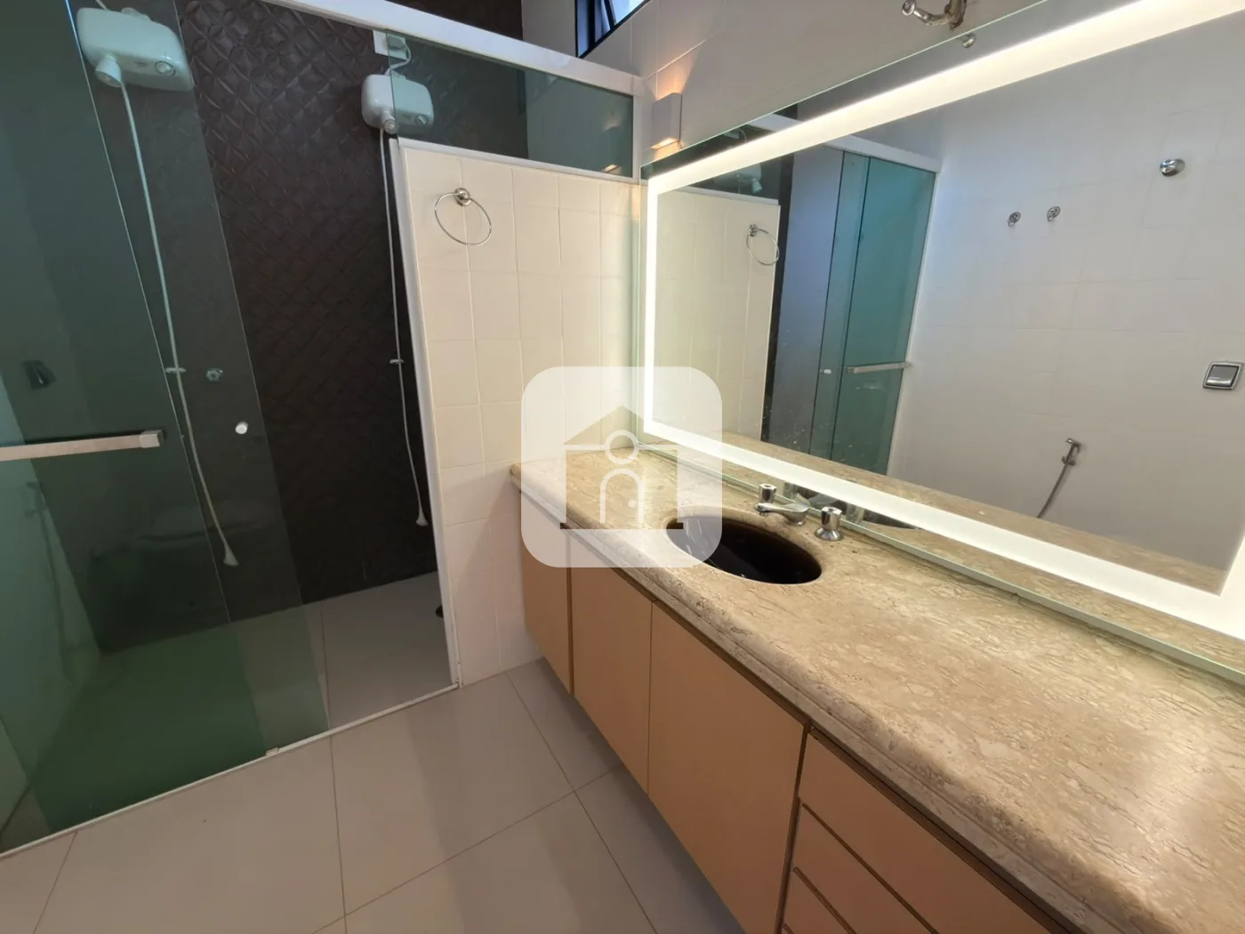 Alugar Casa / Padr&atilde;o em Uberl&acirc;ndia R$ 3.200,00 - Foto 17