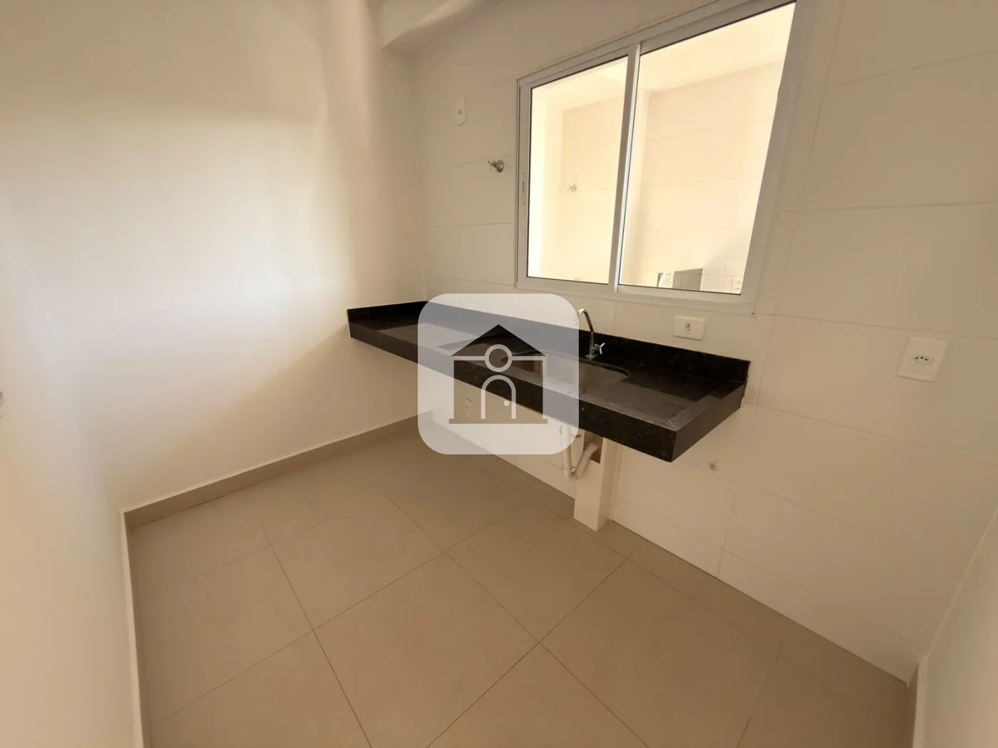 Alugar Apartamento / Padr&atilde;o em Uberl&acirc;ndia R$ 1.500,00 - Foto 3